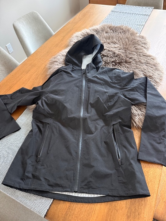 Athleta Jackets & Blazers - Athleta Rainout Traverse Jacket Sz Small